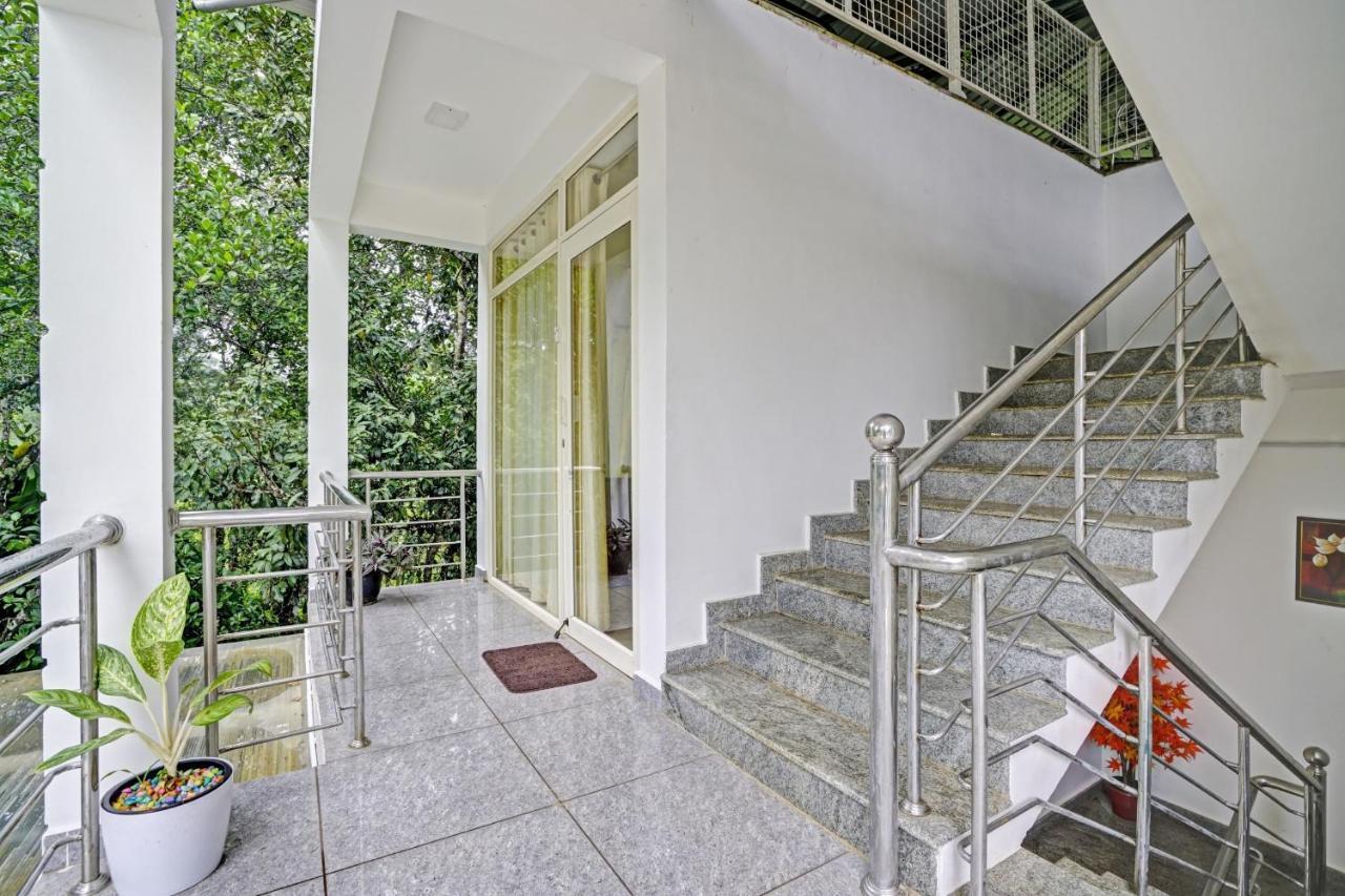 Oyo Flagship 81260 Star Lights Hotell Munnar Exteriör bild