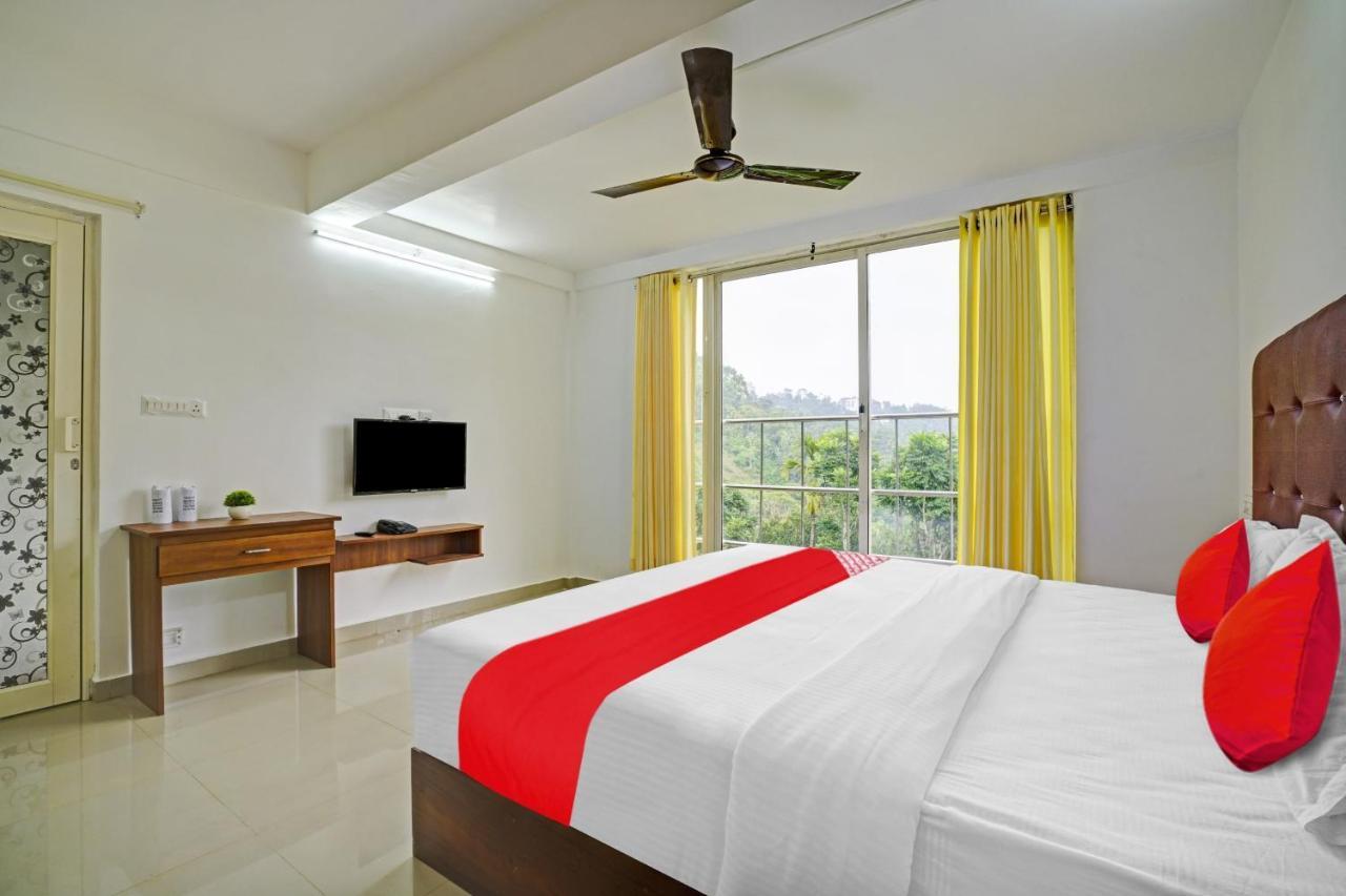 Oyo Flagship 81260 Star Lights Hotell Munnar Exteriör bild