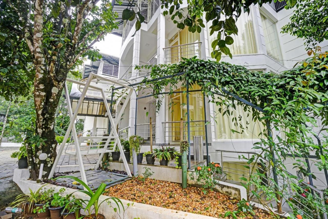 Oyo Flagship 81260 Star Lights Hotell Munnar Exteriör bild