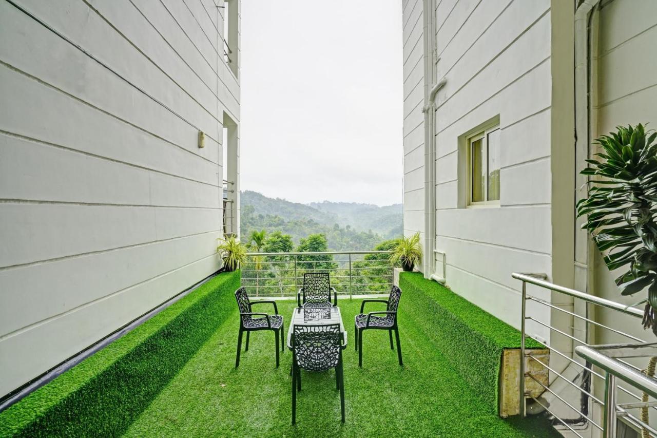 Oyo Flagship 81260 Star Lights Hotell Munnar Exteriör bild
