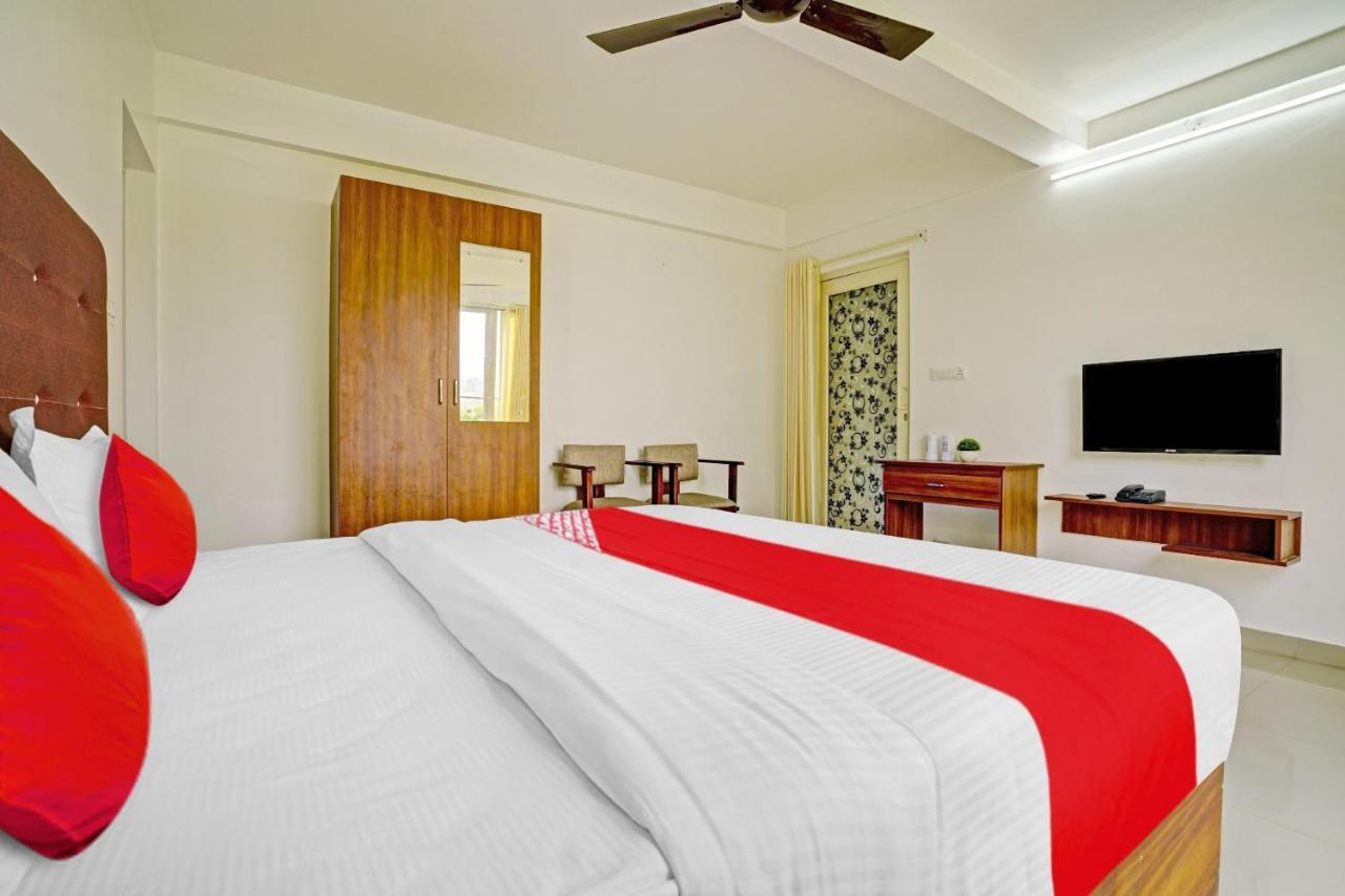 Oyo Flagship 81260 Star Lights Hotell Munnar Exteriör bild