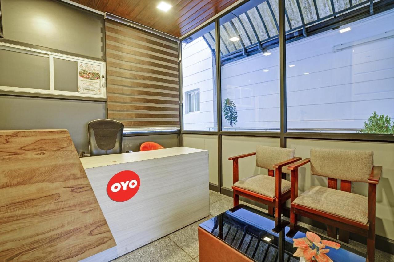 Oyo Flagship 81260 Star Lights Hotell Munnar Exteriör bild