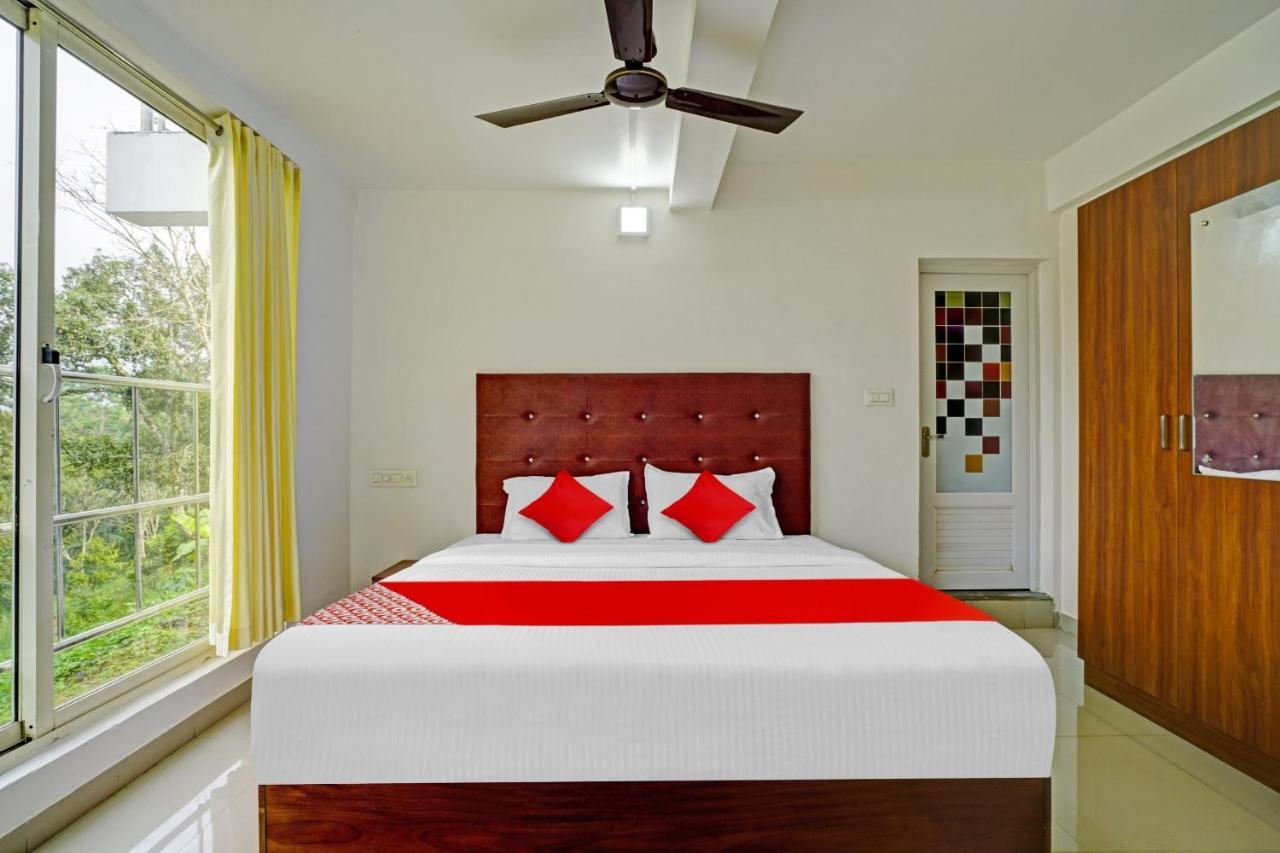 Oyo Flagship 81260 Star Lights Hotell Munnar Exteriör bild