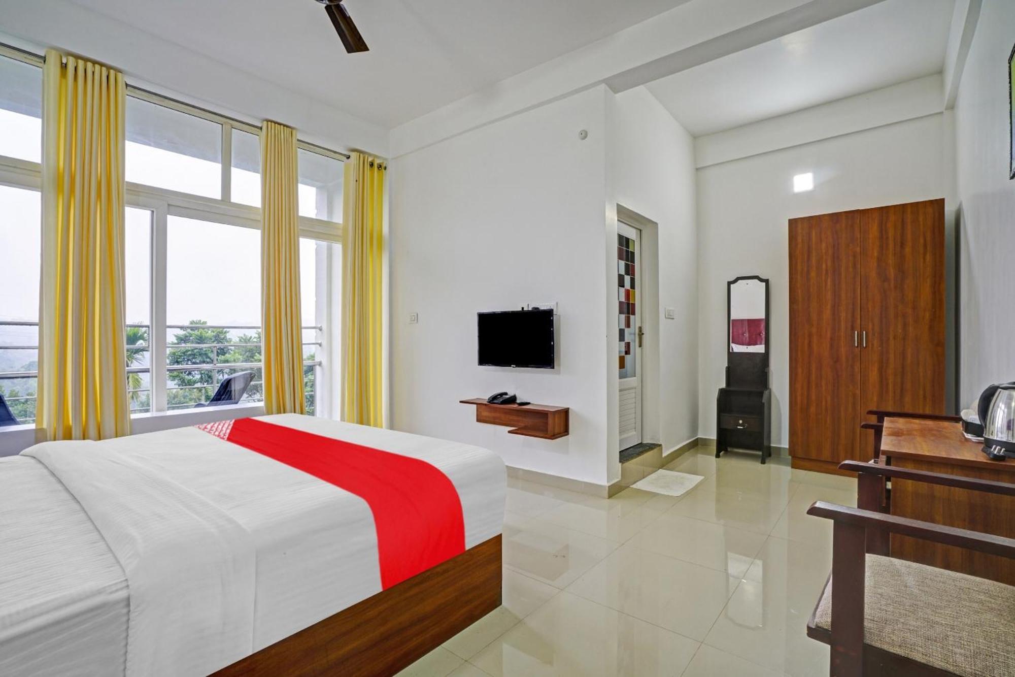 Oyo Flagship 81260 Star Lights Hotell Munnar Exteriör bild