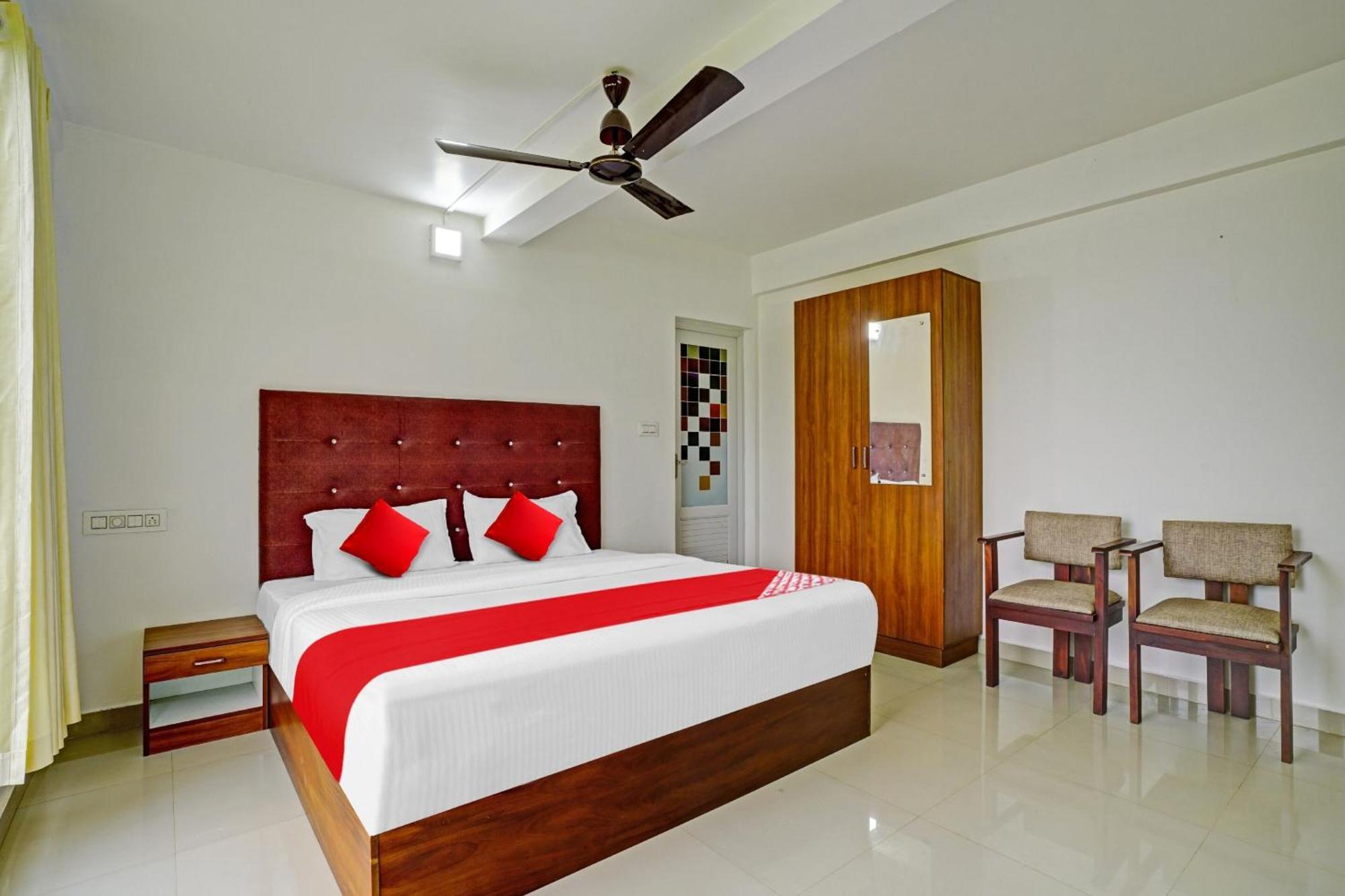 Oyo Flagship 81260 Star Lights Hotell Munnar Exteriör bild